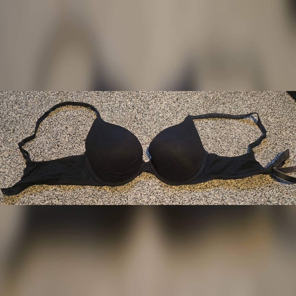 Body by Victoria size 32C lightly lined demi bra Black
